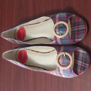 Mudd plaid open toed flats